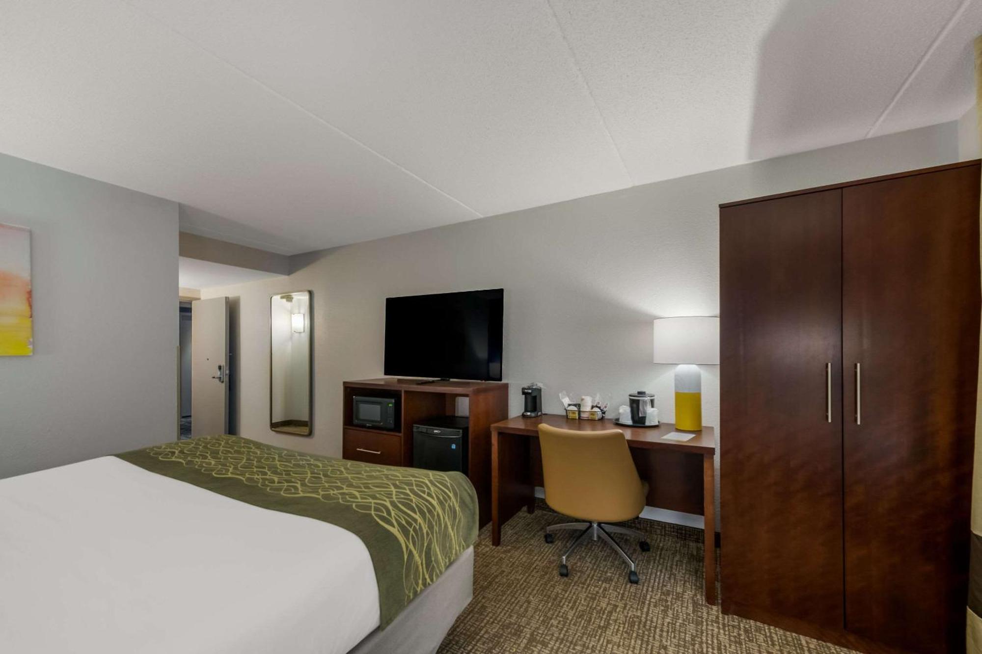Comfort Inn Newport News - Hampton I-64 Экстерьер фото