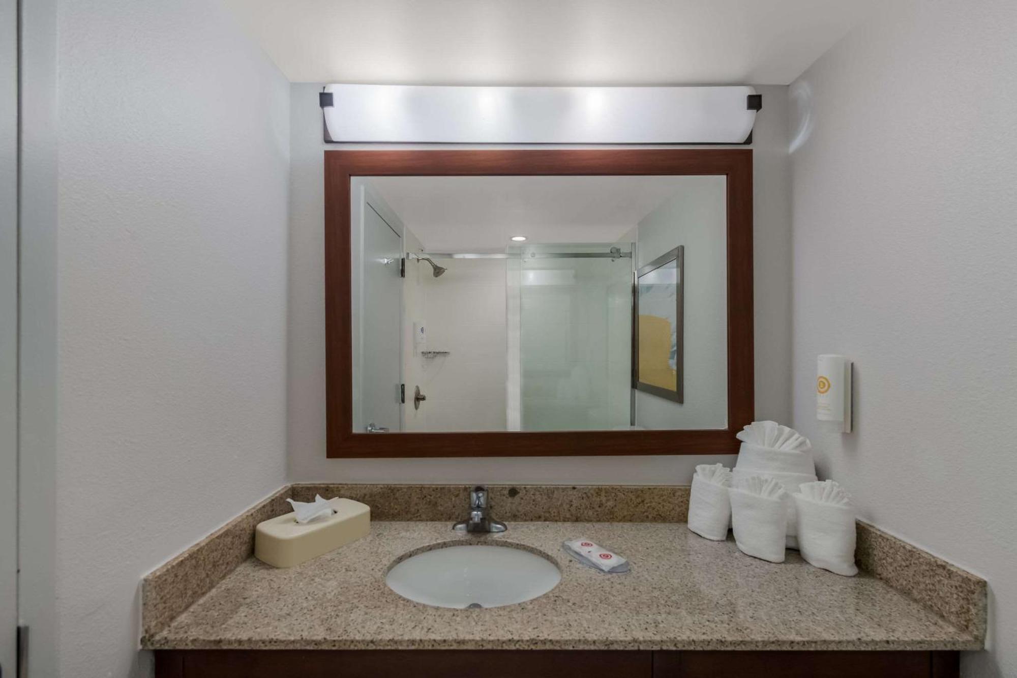 Comfort Inn Newport News - Hampton I-64 Экстерьер фото
