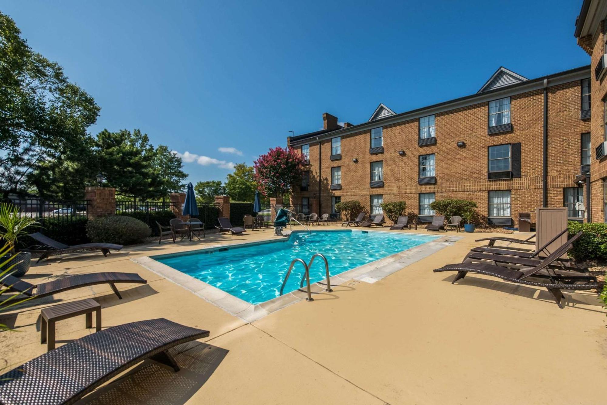 Comfort Inn Newport News - Hampton I-64 Экстерьер фото