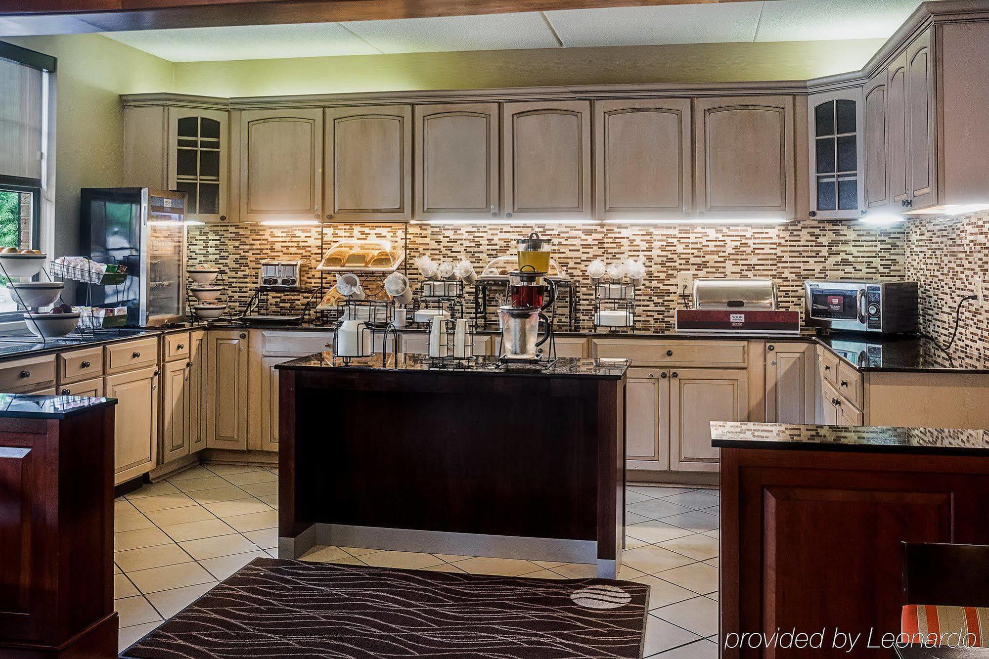 Comfort Inn Newport News - Hampton I-64 Экстерьер фото